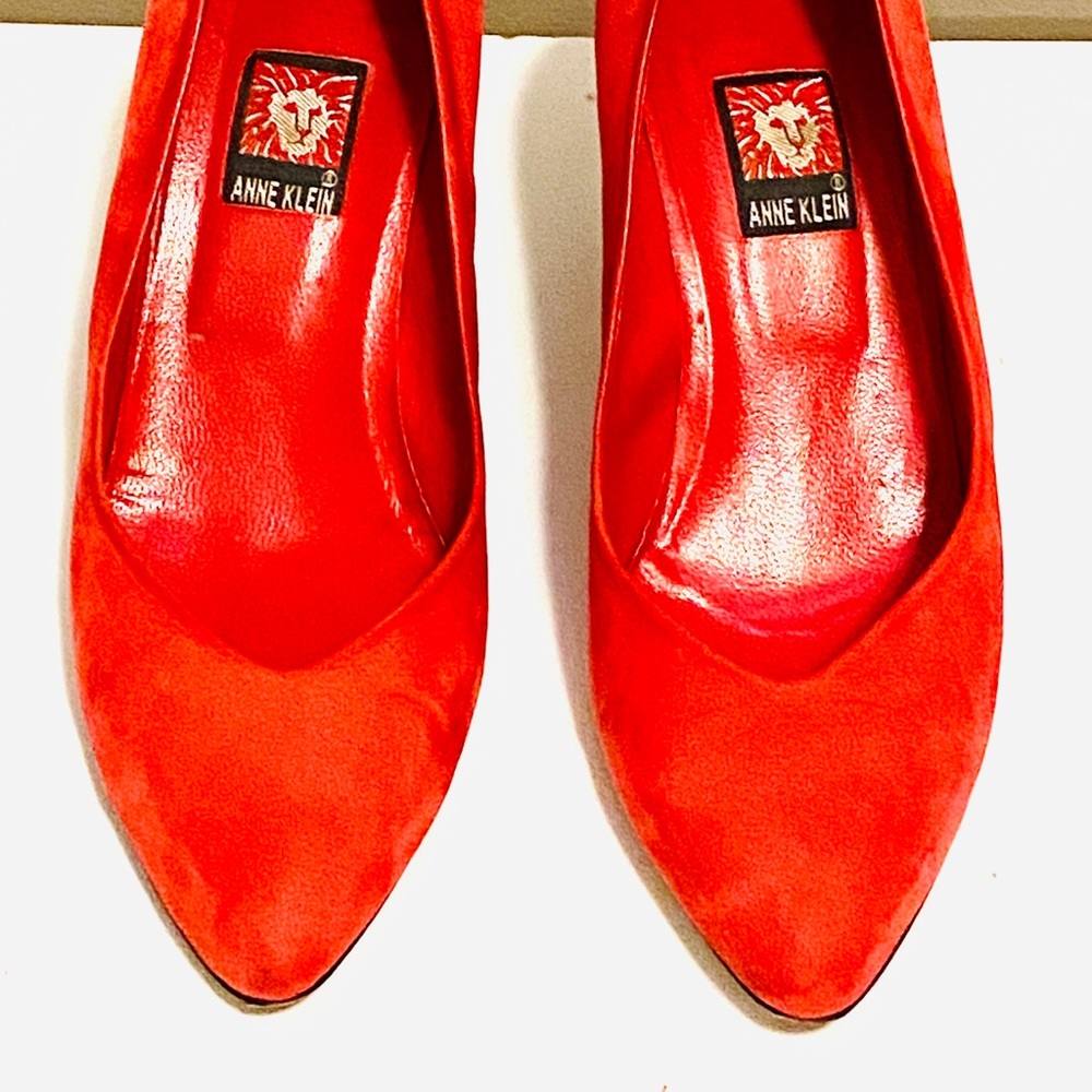 👠Anne Klein Italy 🇮🇹 RED Suede Heels 6